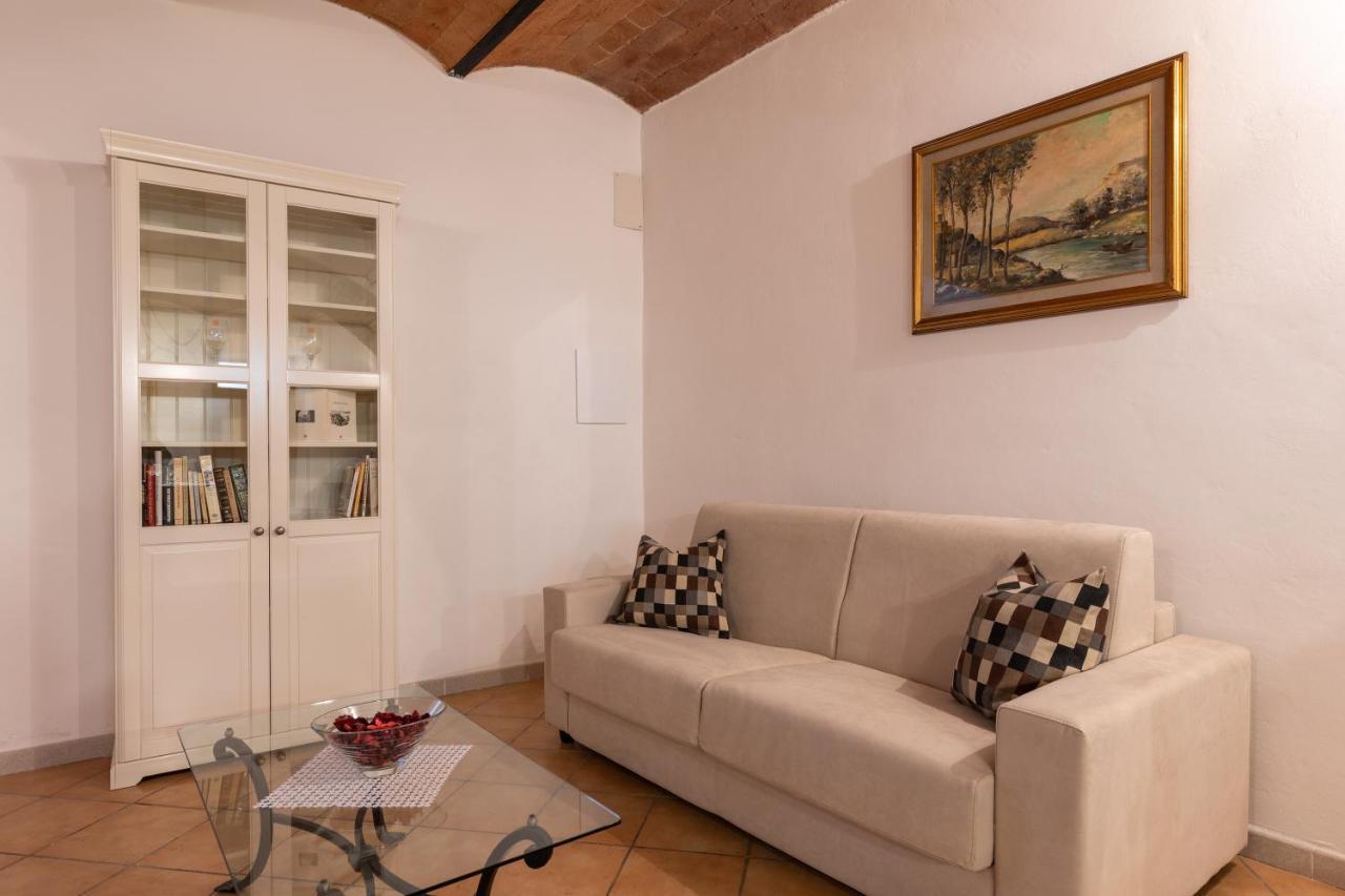 Enchanting Flat With Patio In Abbadia A Isola Monteriggioni Exterior foto